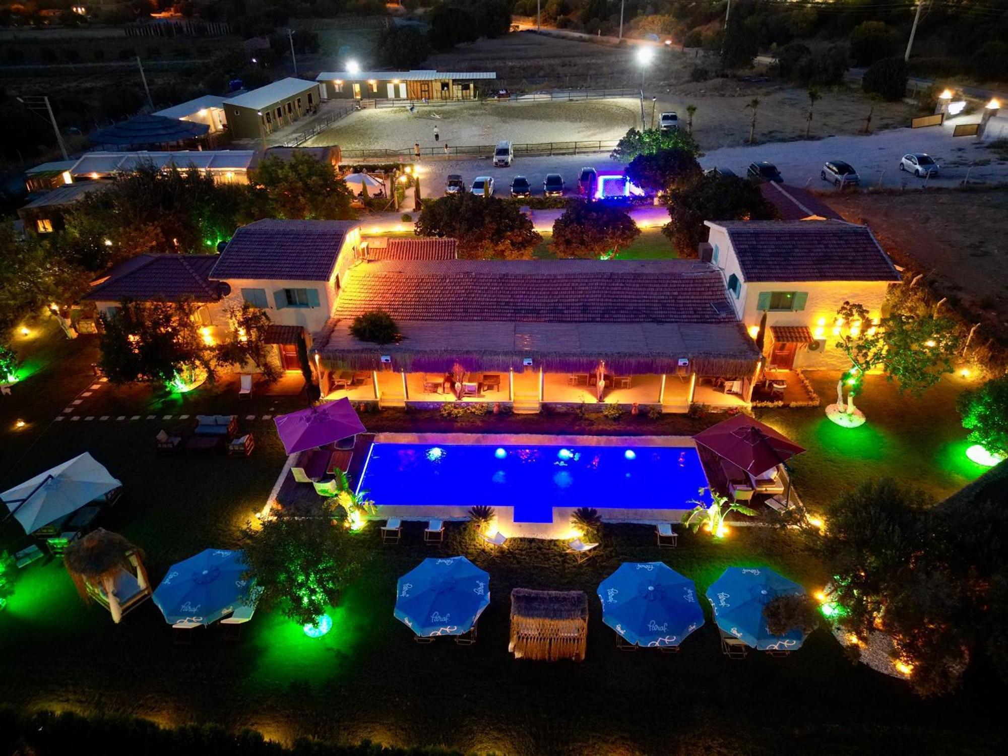 Ride And Stay Cesme Exterior photo