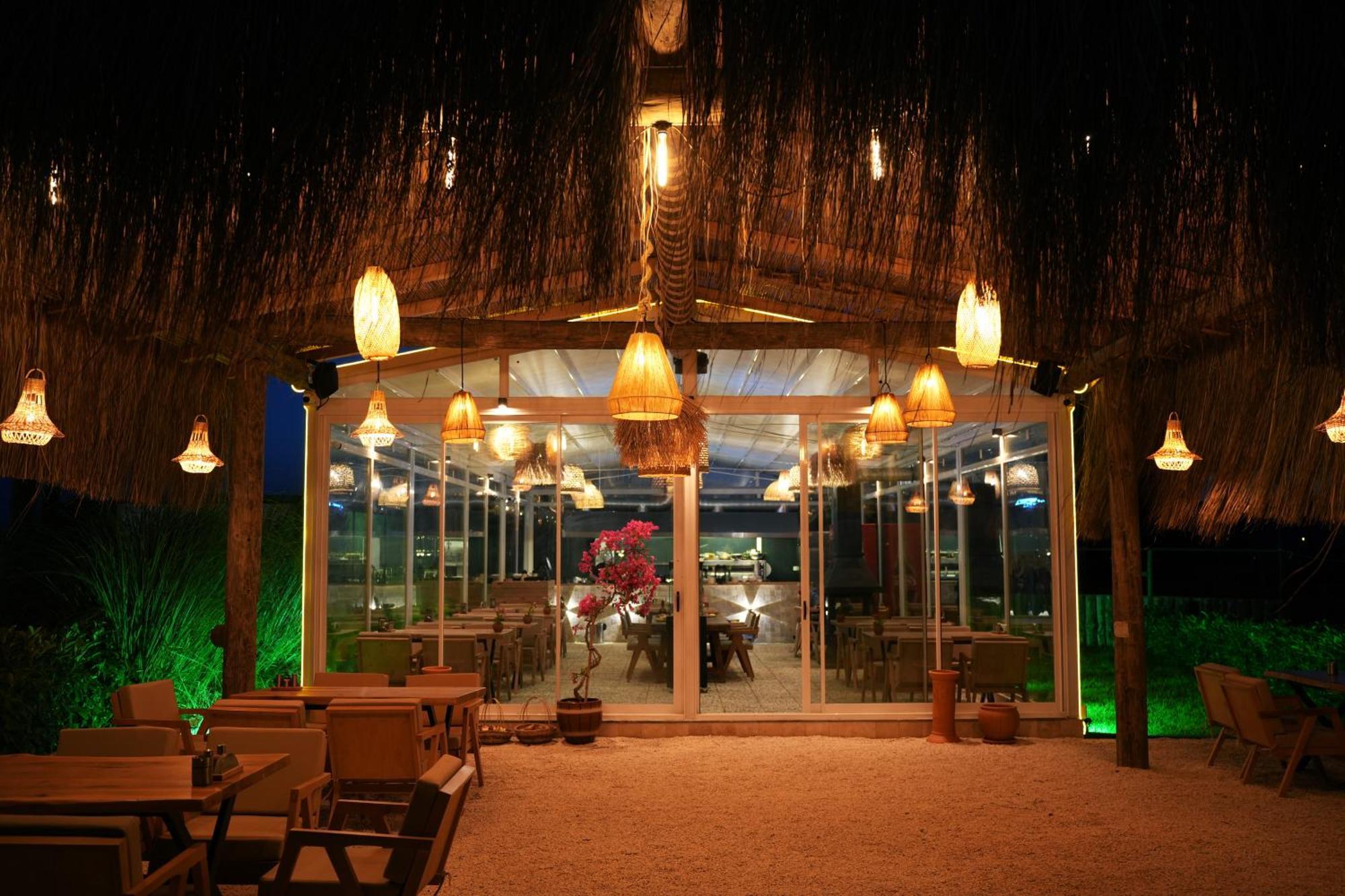 Ride And Stay Cesme Exterior photo